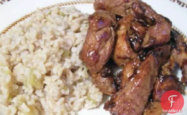 Carne de porc fiartă în sos de soia