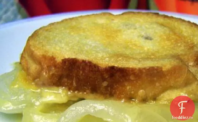Ceapă Coaptă Acoperită Cu Pâine Franceză