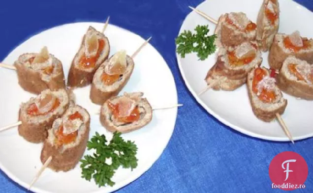 Mâncare Orientală Pentru Degete, Omletă Rulată Cu Pui Și Ciuperci
