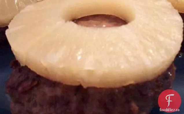 BBQ parmezan burgeri cu ananas