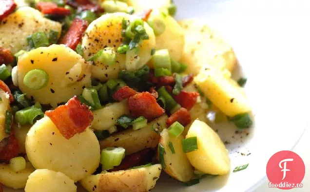 Salată De Cartofi Cu Hrean