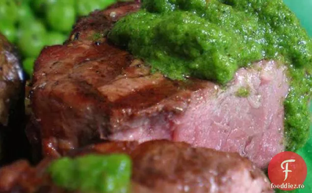 Filet De Vită Argentinian Cu Scândură De Stejar Cu Sos Chimichurri