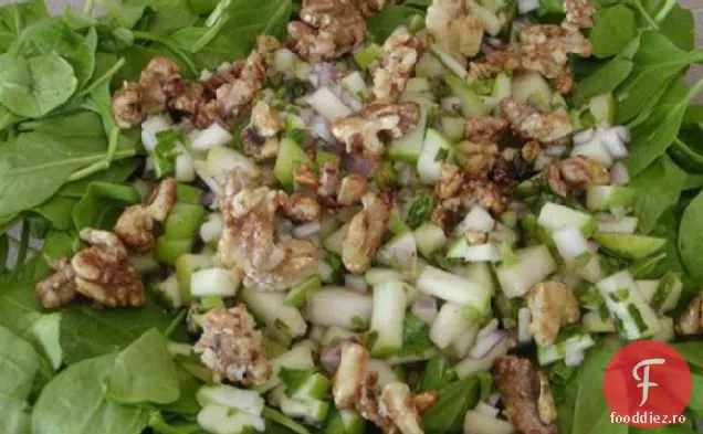 Salată Picantă De Nuci Bătute