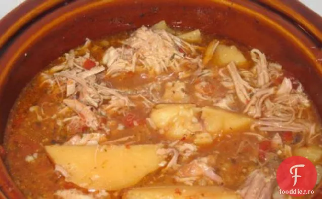 Guajillo carne de porc condimentată și cartofi (Puerco y Papas al Guajillo)