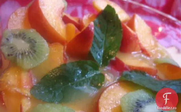 Salată De Piersici