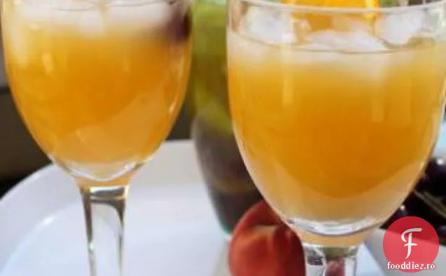 Sangria Albă De Piersici