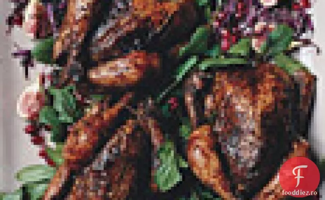 Găini Cornish frecate cu condimente cu umplutură de Haroseth și Sherry Jus