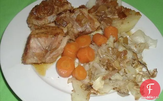 Filet De Porc Prăjit La Cuptor Cu Glazură De Usturoi Cu Zahăr Brun