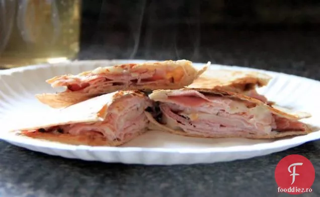 Șuncă și Quesadilla Elvețiană