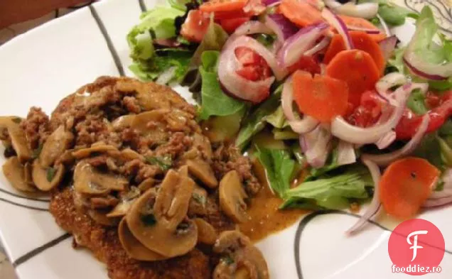 J. C. C. gerschnitzel (cotlet de porc sau de vițel în sos de ciuperci)