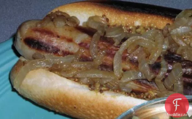 Gegrillte Bratwurst (Bratwurst La Grătar)