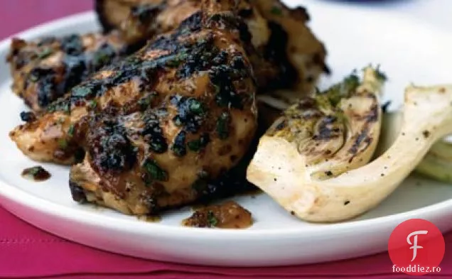 Găini Cornish la grătar cu glazură de caise-muștar