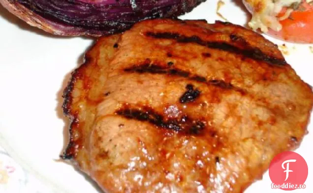 Victoria a dat startul Crown Royal Steak Marinade