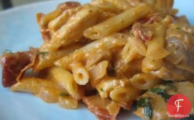 Macaroane cu sos cremos de roșii uscate la soare și Pancetta