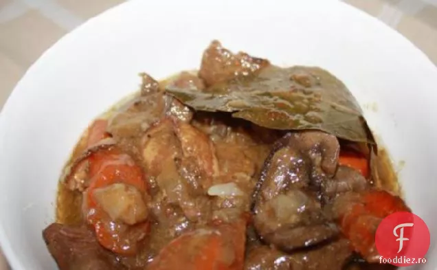 Crock Pot tocană de vânat cu slănină și ciuperci