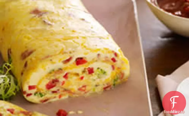 Rulou de omletă cu Bacon cu Salsa