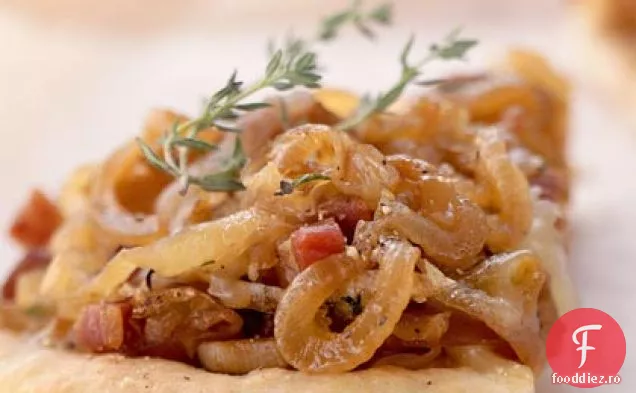 Fontina, ceapă caramelizată și Pizza Pancetta