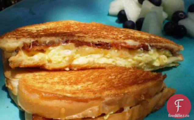 Bacon și ou mic dejun Brânză la grătar