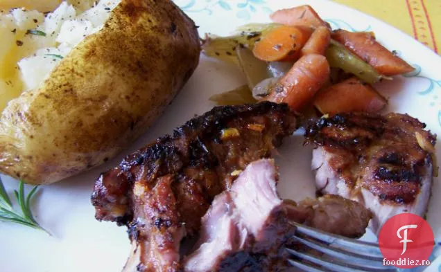 Cotlet de porc coaste se termină ars, fiert și glazurate