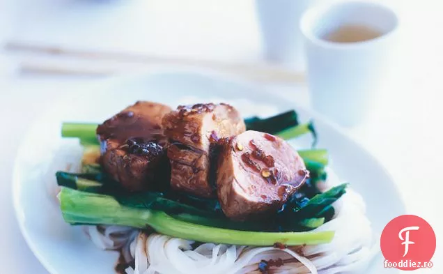Carne De Porc Lipicioasă Cu Tăiței De Orez