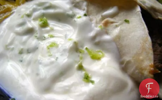 Lime Crema pentru Chili, Tacos, Fajitas și multe altele