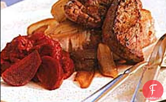 Friptură de bivol și ceapă Confit pe pâine prăjită cu usturoi