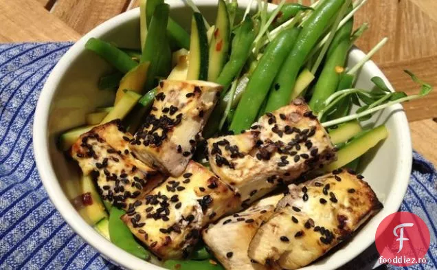 Salată picantă de fasole verde cu Tofu de susan-Lime
