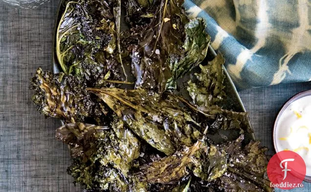 Kale crocantă cu baie de lămâie-iaurt