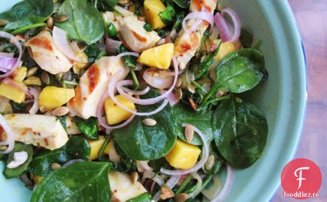 Salată de pui și spanac la grătar cu muștar de miere