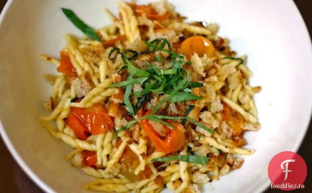 Paste de roșii aurii soare de vară cu pesmet