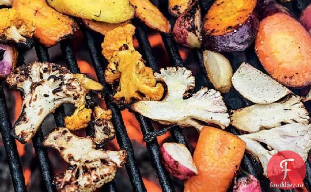 Salată De Legume La Grătar Cu Vinetă De Unt Brun