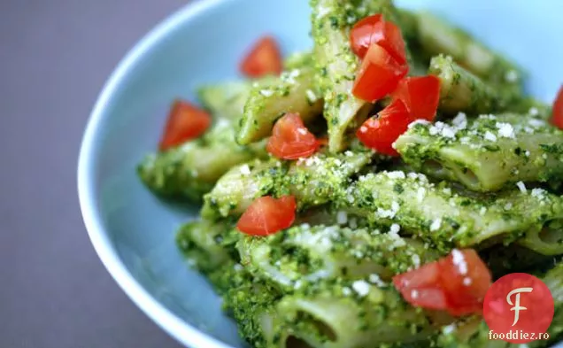 Pesto De Kale Și Nuci