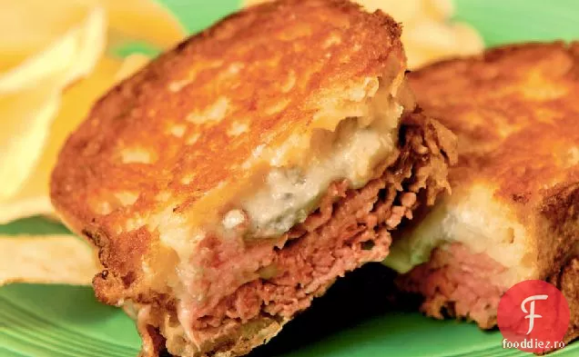 Sandvișuri Cu Pere La Grătar, Friptură De Vită Și Brânză Albastră