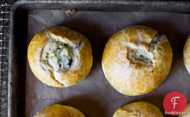 Knish De Cartofi Roșii Cu Kale, Praz Și Cremă De Brânză