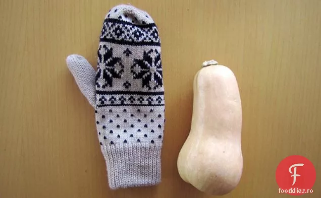 Quinoa, Kale Și Dovlecei Prăjiți Cu Un Ou Prăjit