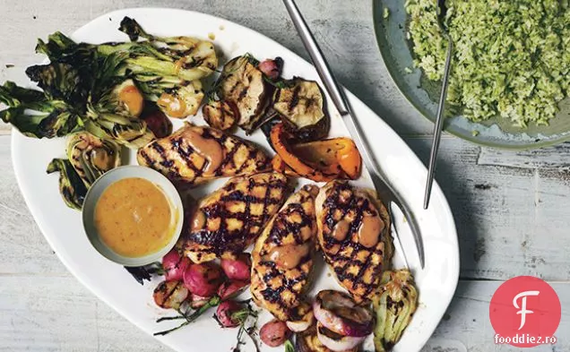 Pui asiatic la grătar cu Bok Choy, ciuperci Shiitake și ridichi