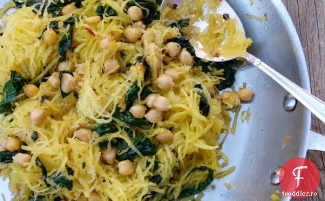 Spaghetti Squash Cu Kale Și Năut