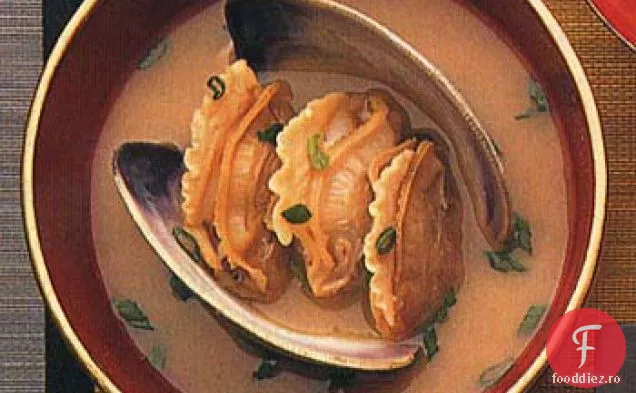 Supă Miso De Scoici Cu Comori De Mare