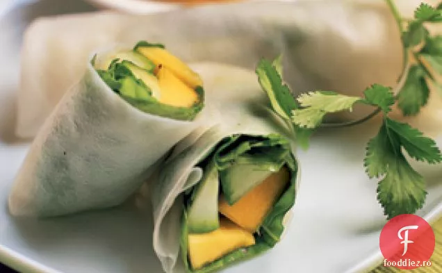 Papaya rulouri de primăvară cu sos de arahide