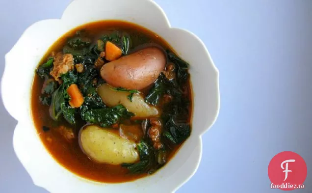 Supă De Kale Și Cartofi Cu Chorizo