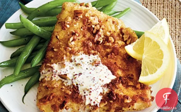 Halibut cu crustă de Pecan cu sos de cremă Dijon