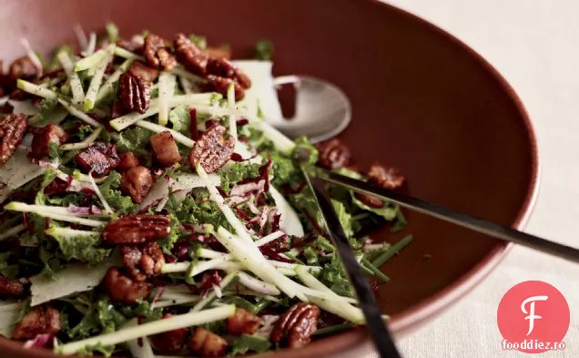 Salată de varză și mere cu Pancetta și nuci pecan confiate