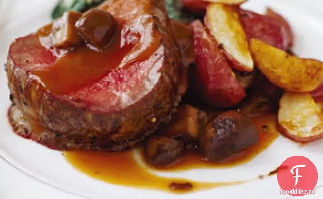 Filet de vită cu ciuperci și sos Espagnole