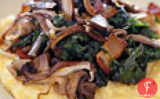 Kale și ciuperci cu mămăligă cremoasă