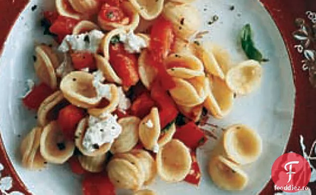 Orecchiette cu Salsa Cruda și Ricotta