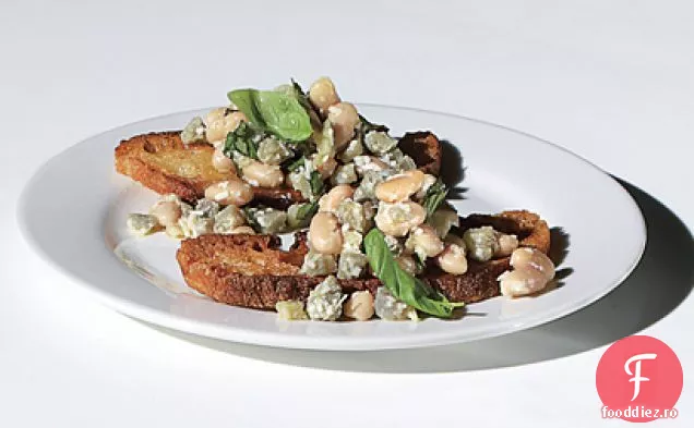 Crostini de anghinare proaspătă și fasole albă