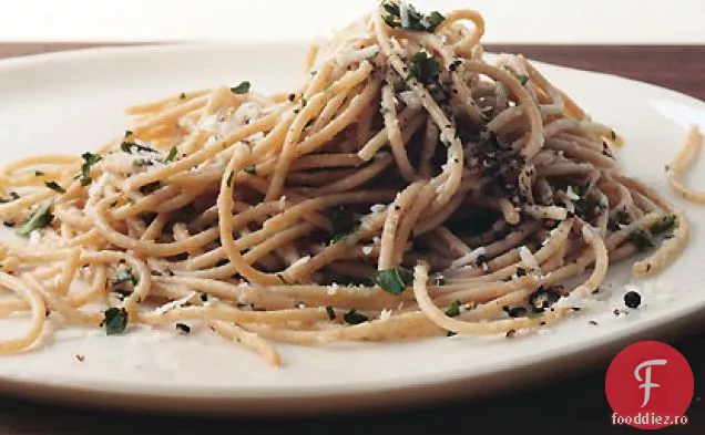 Paste din grâu integral cu Pecorino și piper