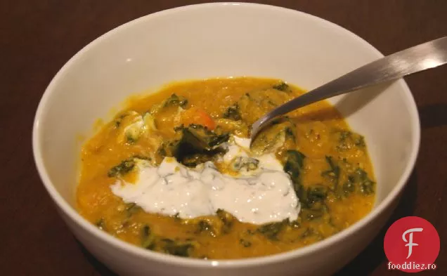 Supă De Linte Curry Cu Iaurt De Coriandru