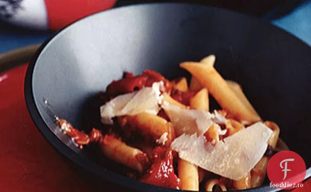 Penne cu sos de prosciutto de roșii