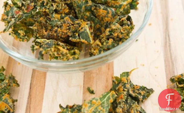 Chipsuri de kale Cheezy de roșii uscate la soare